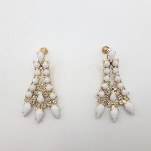 Vintage Boho White and Gold Screw on Chandelier Earrings ☀️ 3/$40